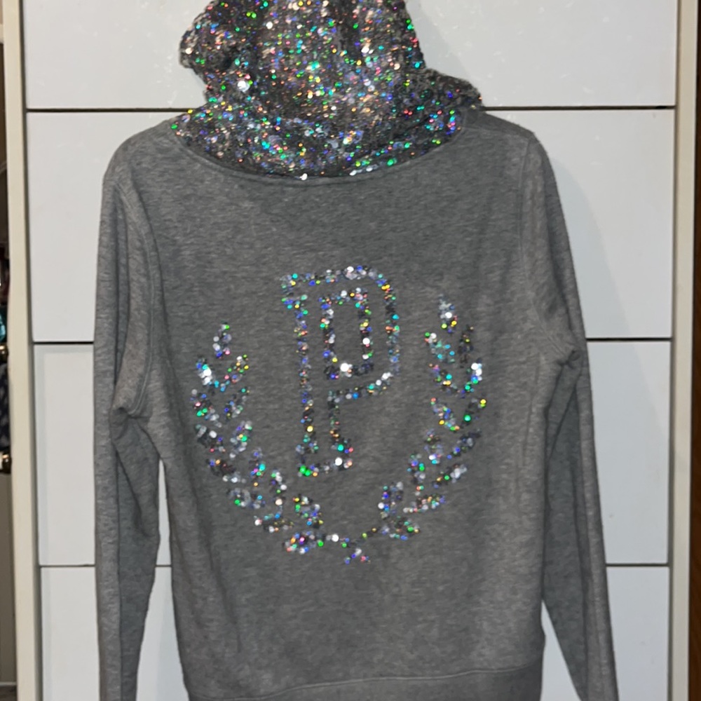 VICTORIA SECRET PINK RARE)SEQUENCED HOODY/Logo,IN BEAUTIFUL Runway /Size MED/HTF